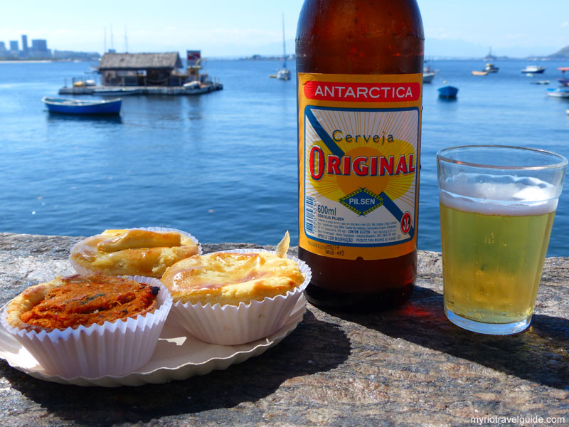 Appetizers-and-cold-beer-at-bar-Urca-in-Rio-de-Janeiro