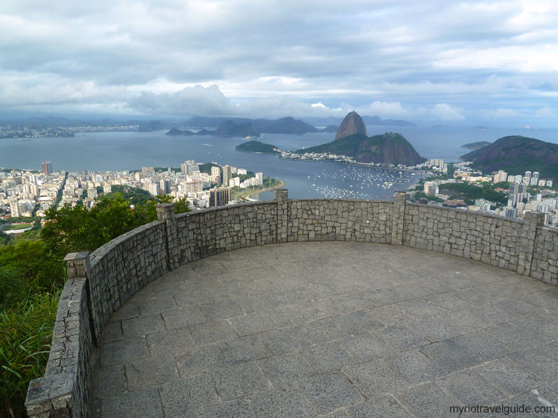 Rio-de-Janeiro-seen-from-the-Santa-Marta-overlook