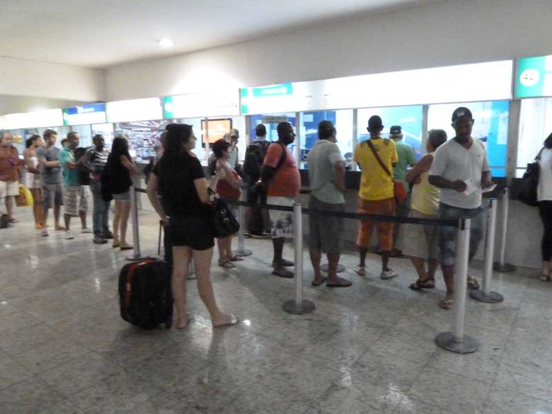 buying-ticket-at-rodoviaria-novo-rio-de-janeiro